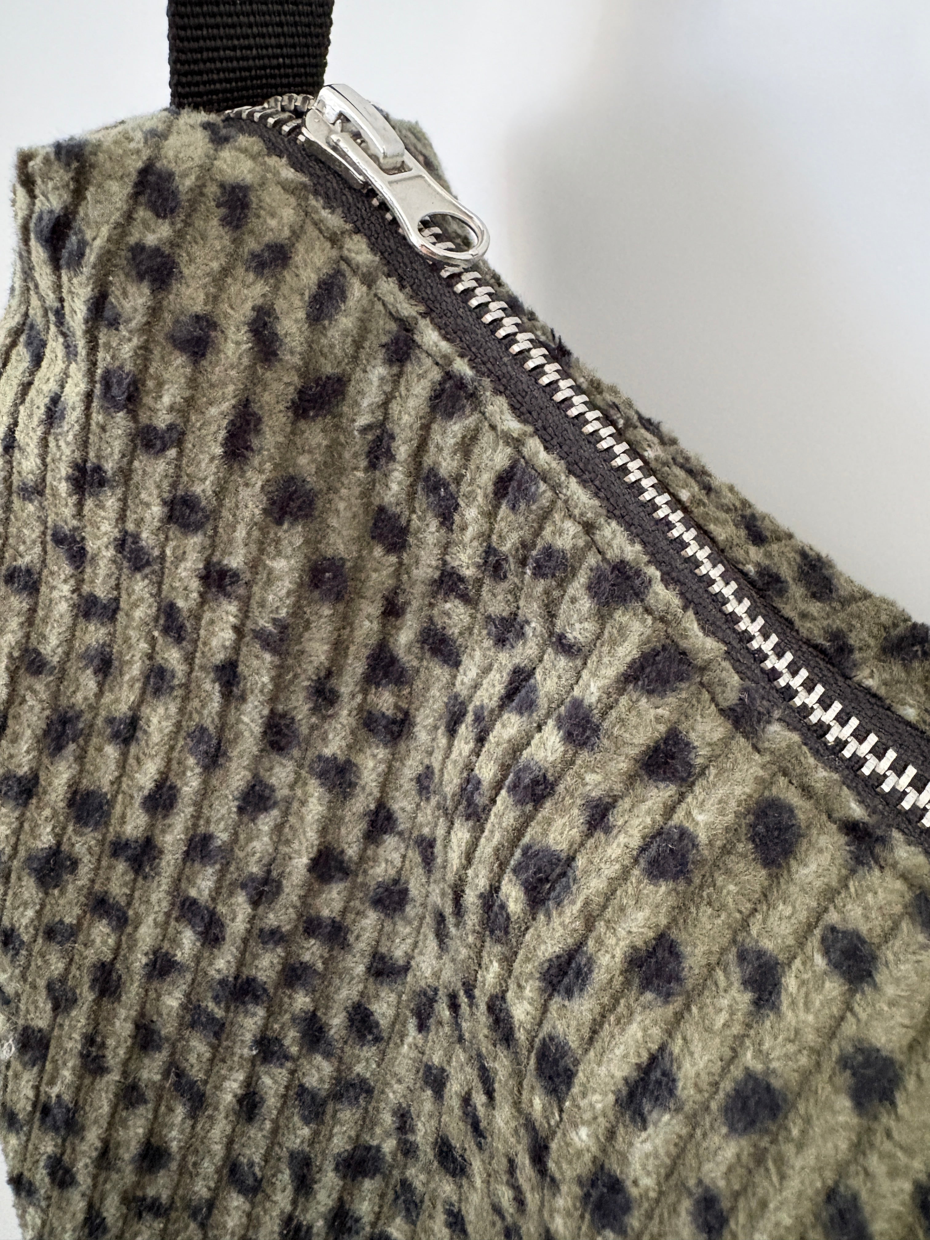 Banana Bag small | Dots grün