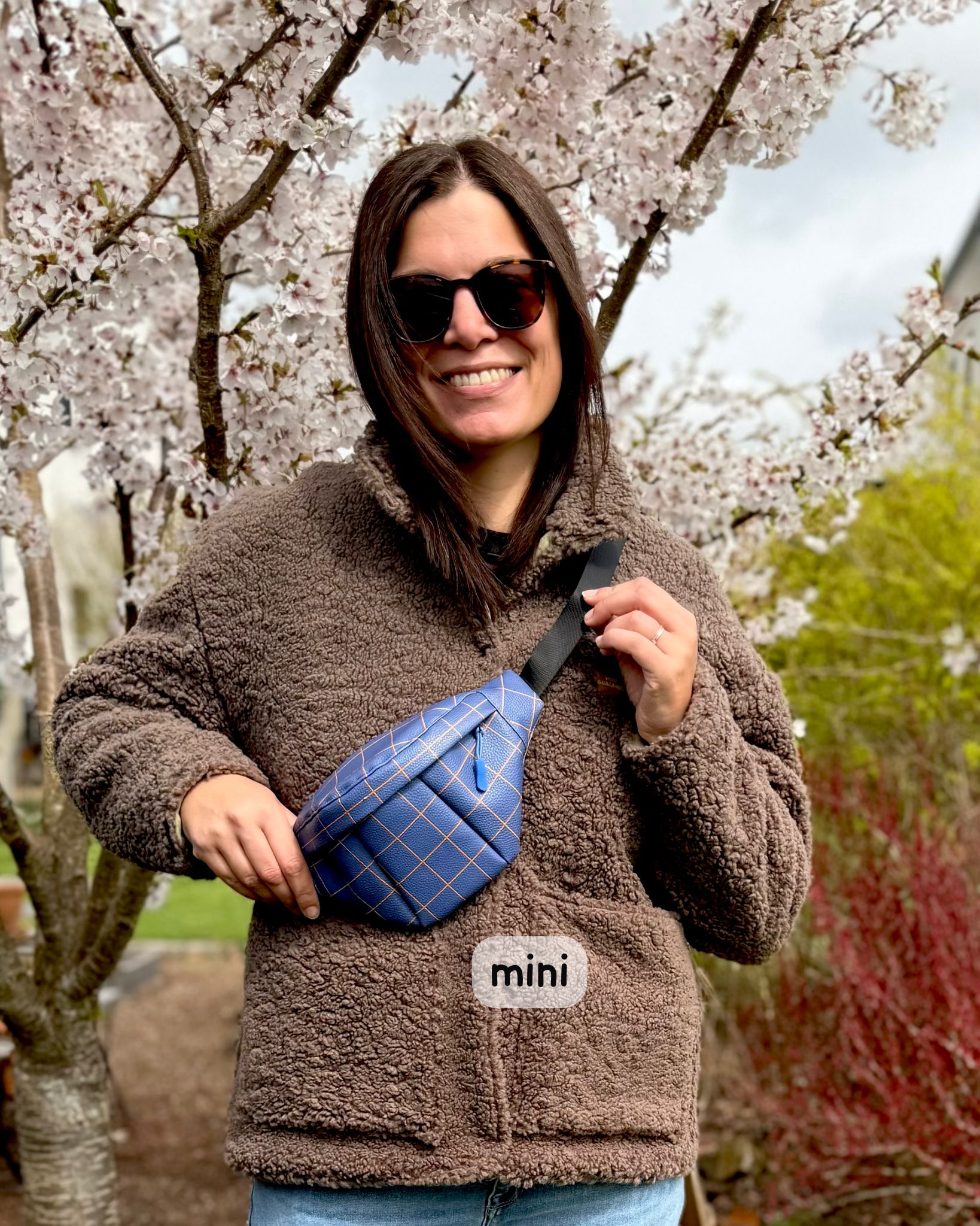 Crossbody | lila square