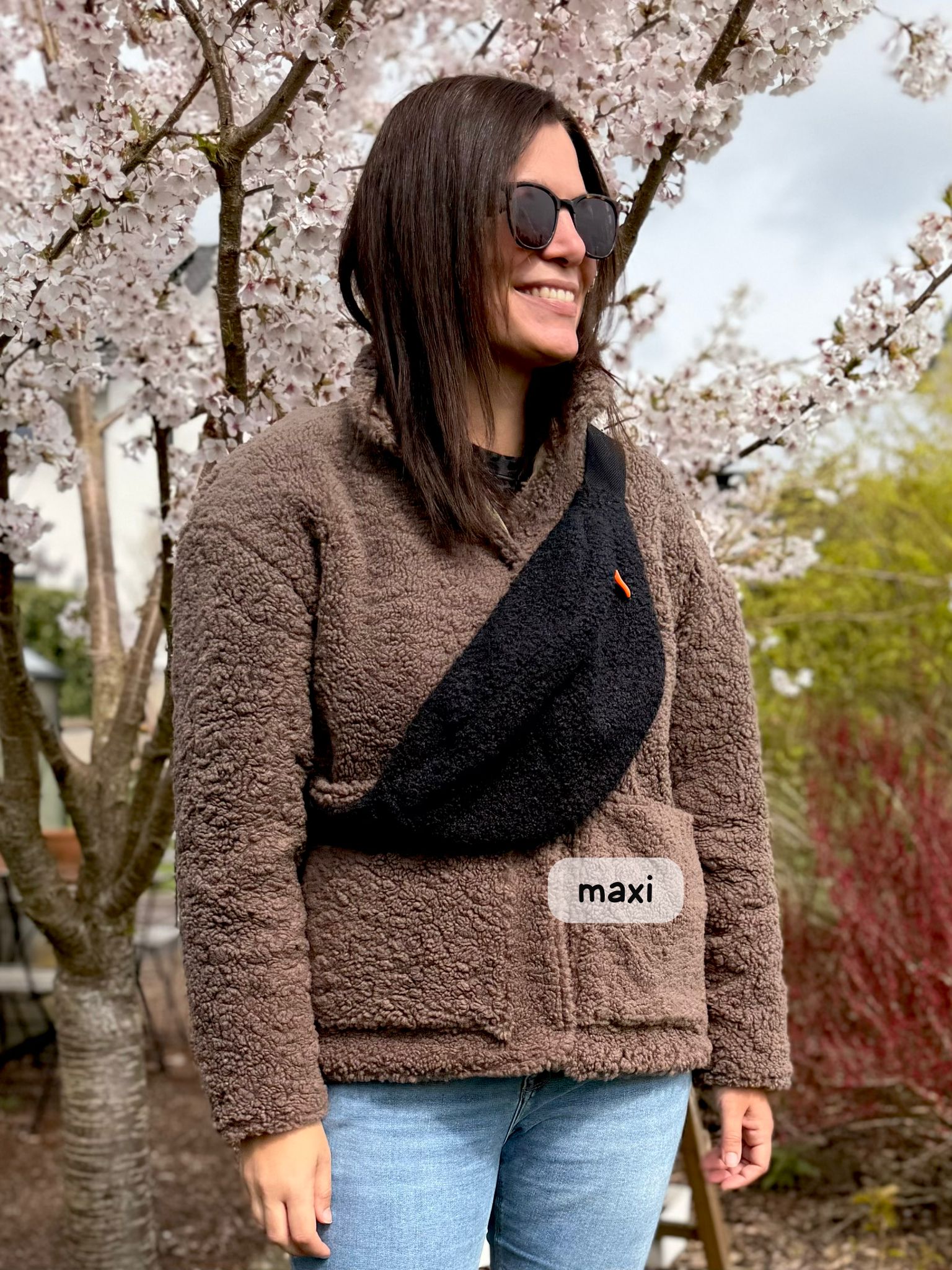 Crossbody | black bouclé