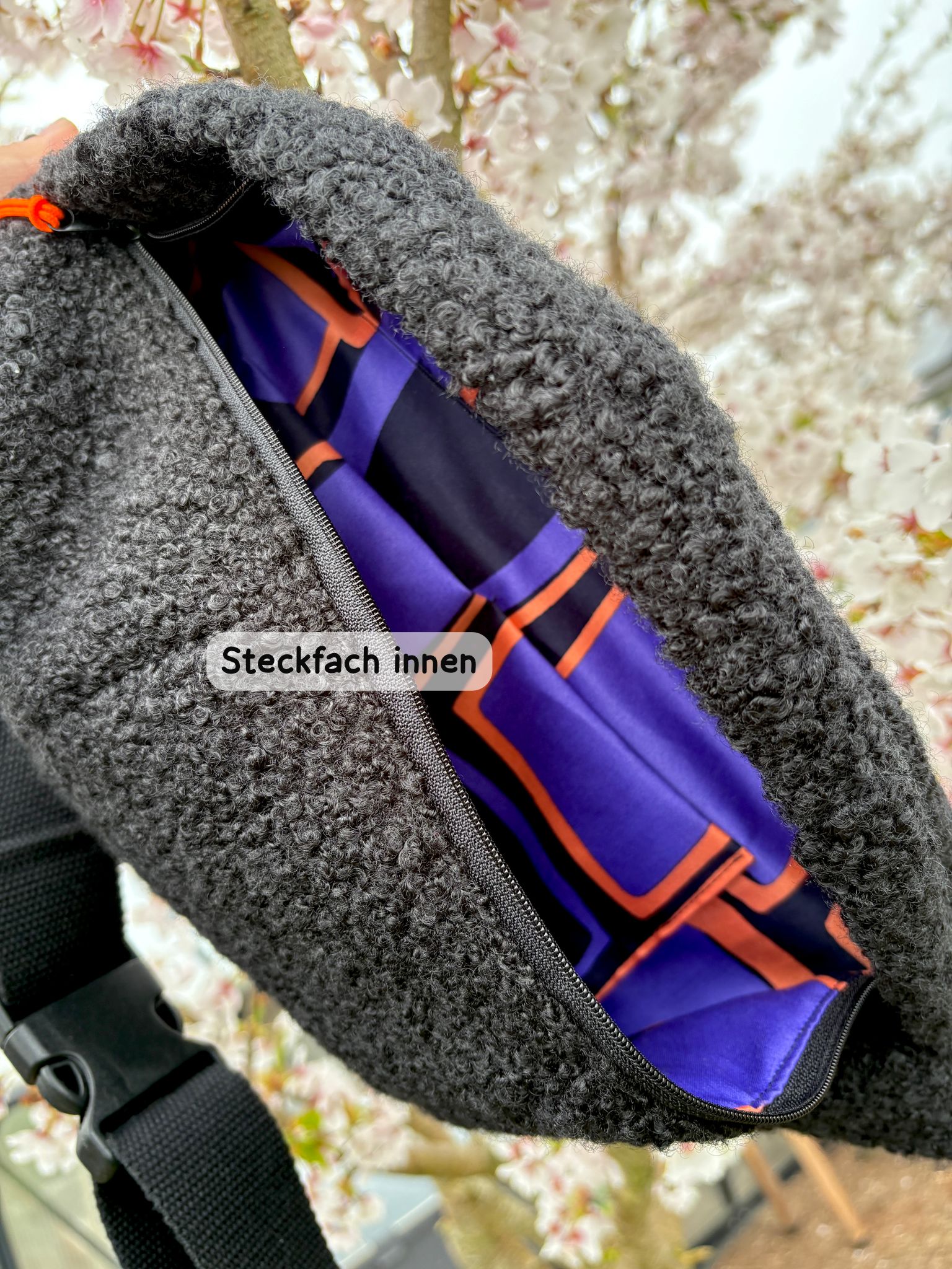 Crossbody | black bouclé