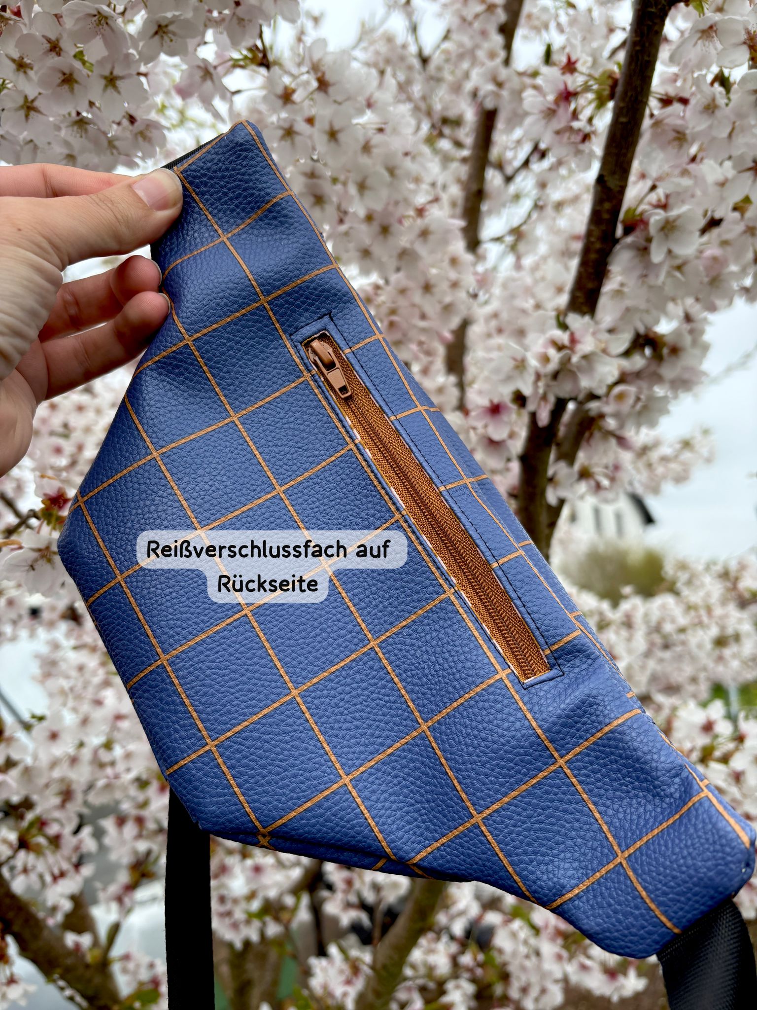 Crossbody | lila square