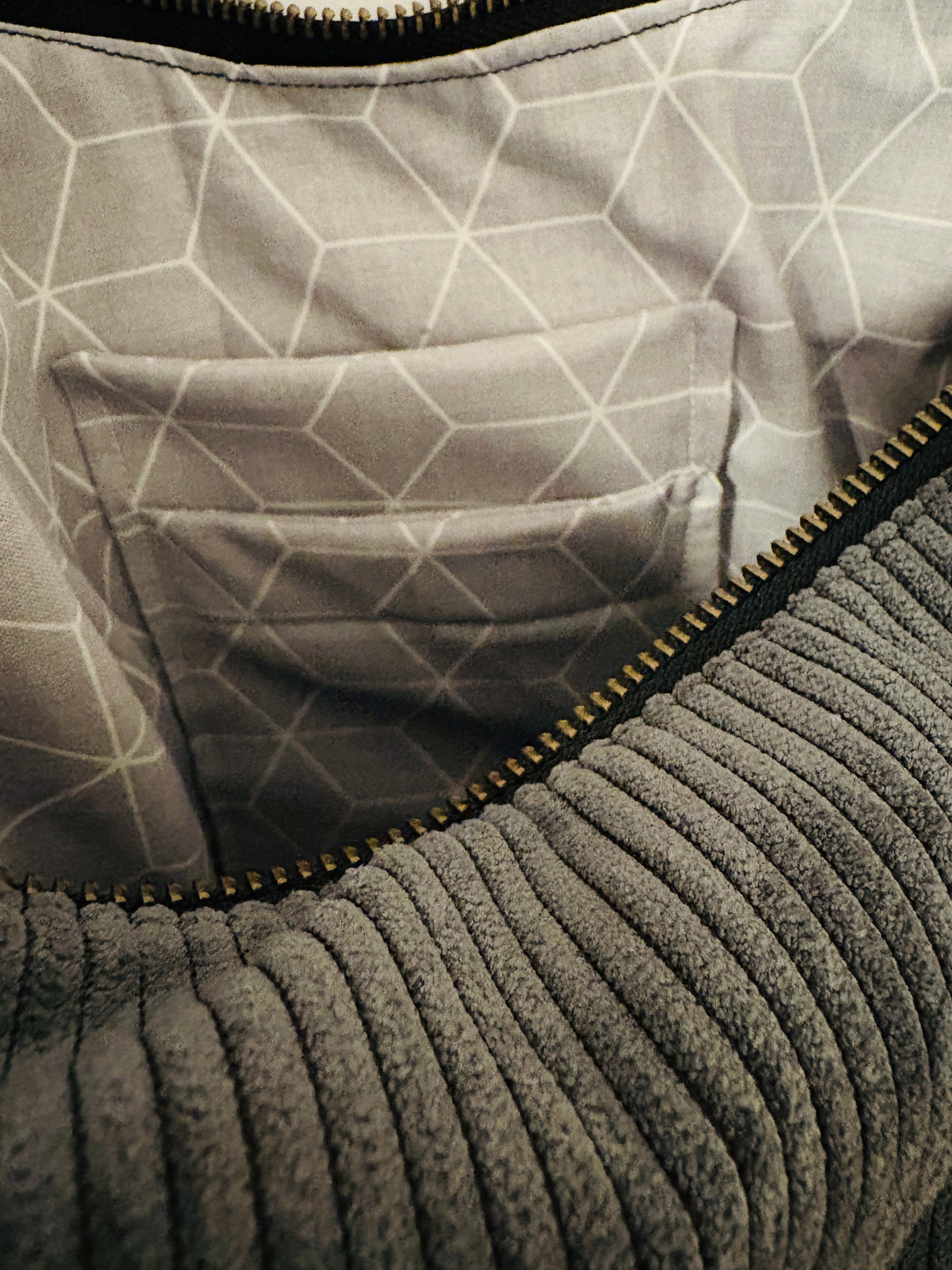 Banana Bag midi | cord grey (coffee)