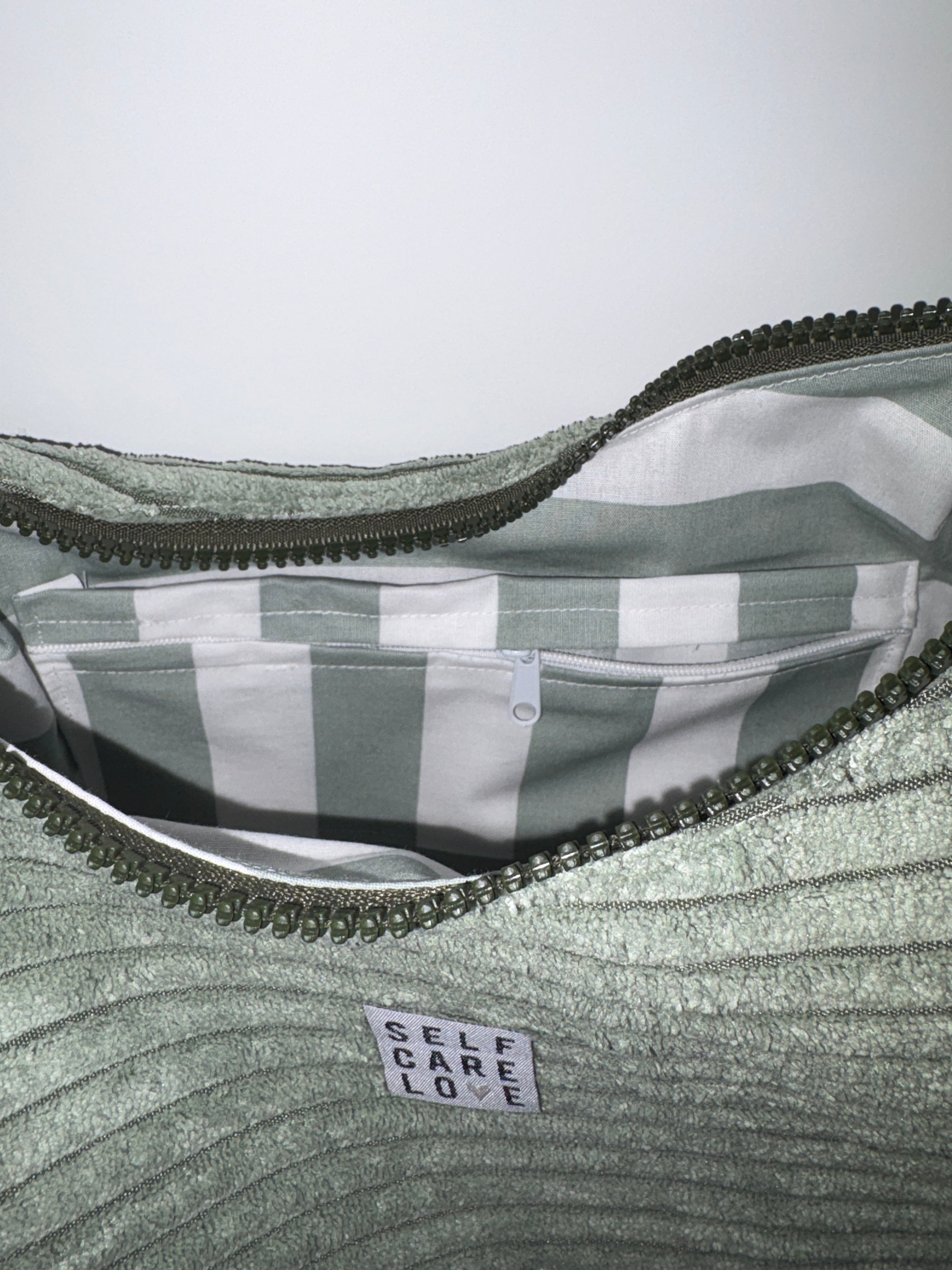 Banana Bag small | grün cord